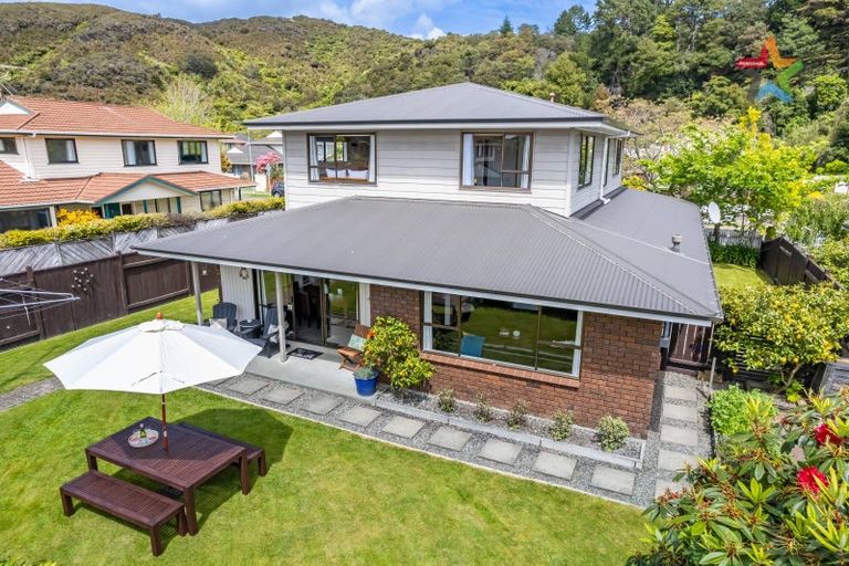 Photo of property in 25 Waddington Drive, Naenae, Lower Hutt, 5011