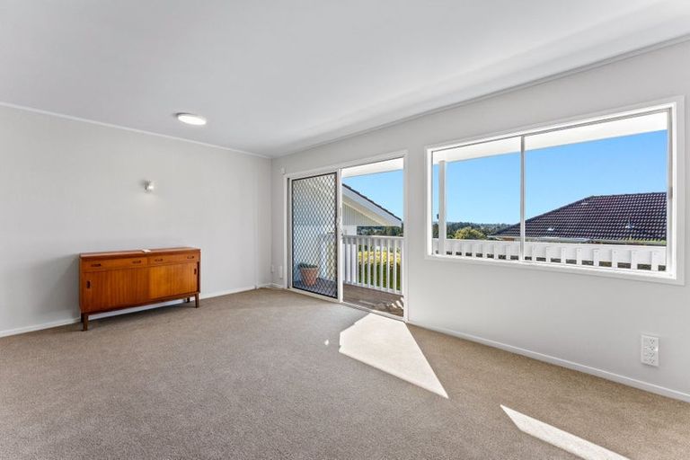 Photo of property in 2/63 Ocean View Road, Hillcrest, Auckland, 0627
