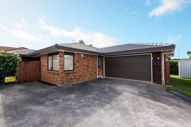Photo of property in 2/11 Golfland Drive, Golflands, Auckland, 2013
