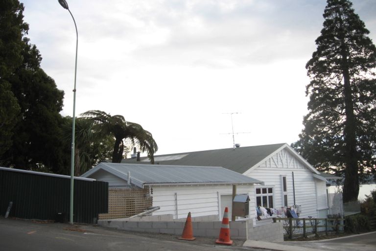Photo of property in 35 Seapoint Road, Bluff Hill, Napier, 4110