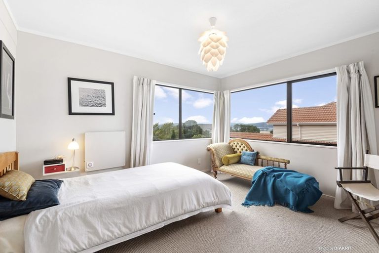 Photo of property in 36 Ashton Fitchett Drive, Brooklyn, Wellington, 6021