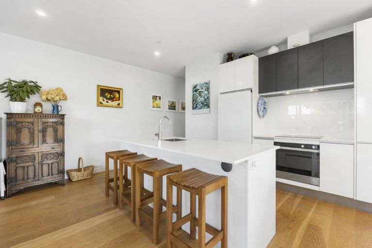 Photo of property in Frank Sargeson Apts, 4/80g Anzac Street, Takapuna, Auckland, 0622