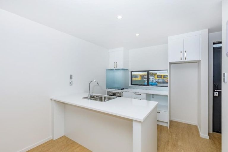 Photo of property in 66b Delta Avenue, New Lynn, Auckland, 0600