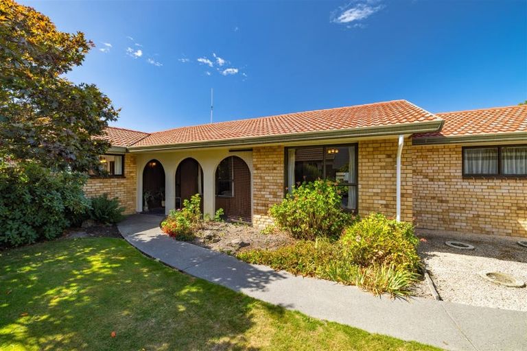 Photo of property in 34 Karnak Crescent, Russley, Christchurch, 8042