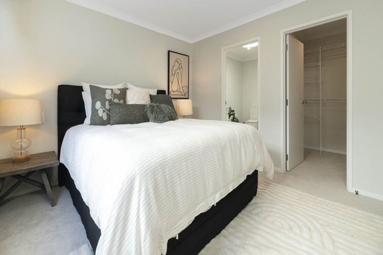 Photo of property in 4 Malbec Place, Huapai, Kumeu, 0810