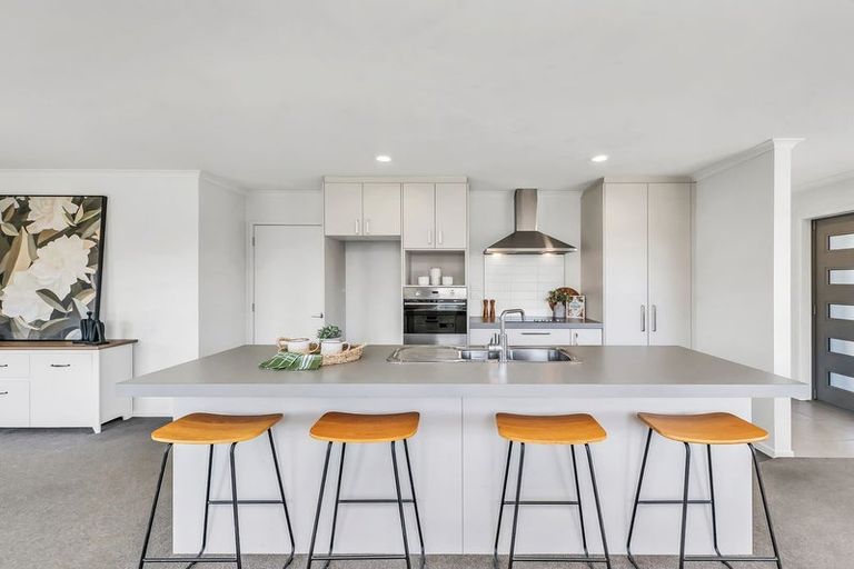 Photo of property in 28 Burford Way, Rolleston, 7615