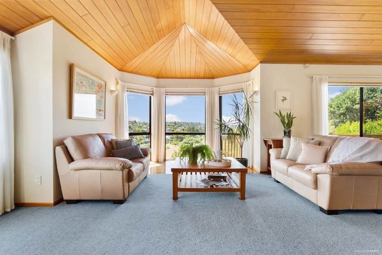 Photo of property in 64 Bayside Drive, Browns Bay, Auckland, 0630