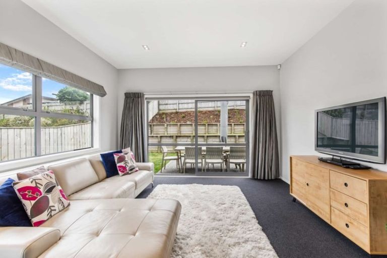 Photo of property in 20 Paparoa Crescent, Aotea, Porirua, 5024