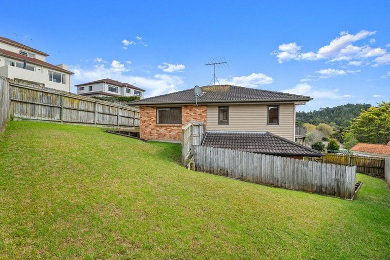 Photo of property in 92 George Deane Place, Greenhithe, Auckland, 0632