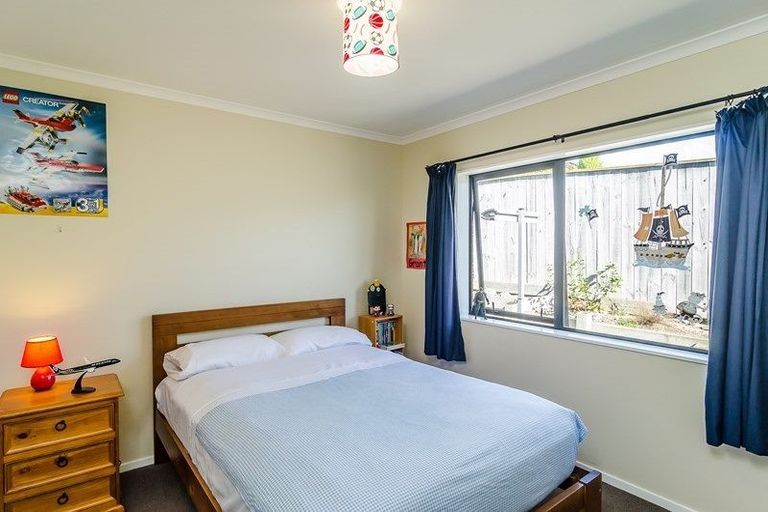 Photo of property in 8 Georgia Grove, Paraparaumu, 5032