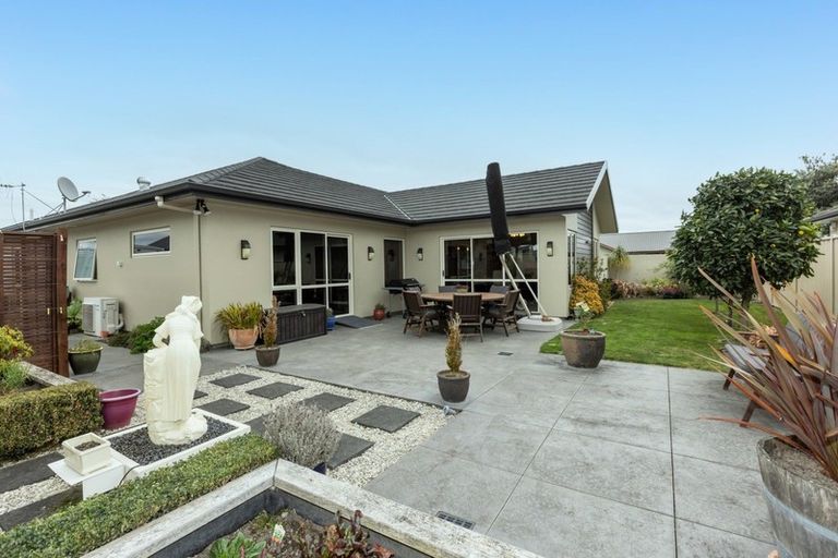 Photo of property in 27 Tasman Drive, Poraiti, Napier, 4112