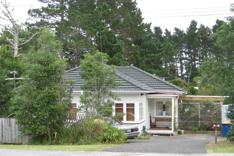 Photo of property in 92 Lancaster Road, Beach Haven, Auckland, 0626