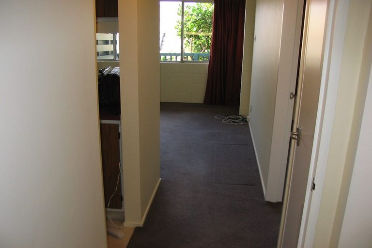 Photo of property in 2/219 Grant Road, Thorndon, Wellington, 6011