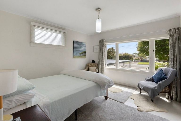 Photo of property in 32 Bellevue Road, Brookfield, Tauranga, 3110