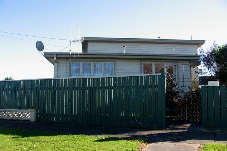 Photo of property in 52 Fairs Road, Milson, Palmerston North, 4414