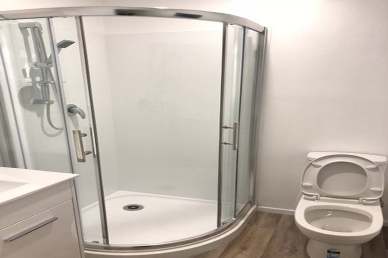 Photo of property in 12 Red Hills Road, Massey, Auckland, 0614