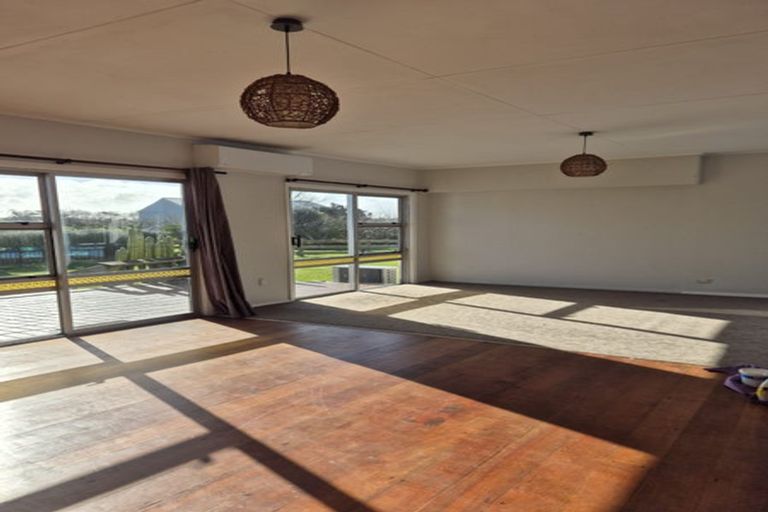 Photo of property in 356 Kuku Beach Road, Kuku, Levin, 5570
