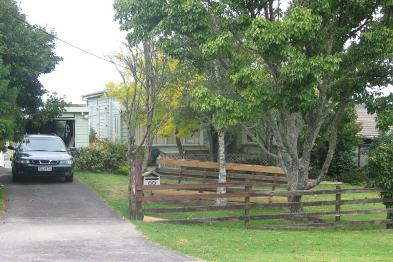 Photo of property in 66 Roberts Road, Glenfield, Auckland, 0629