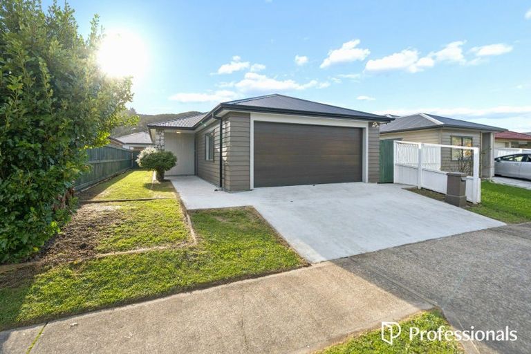 Photo of property in 96 Farmer Crescent, Taita, Lower Hutt, 5011