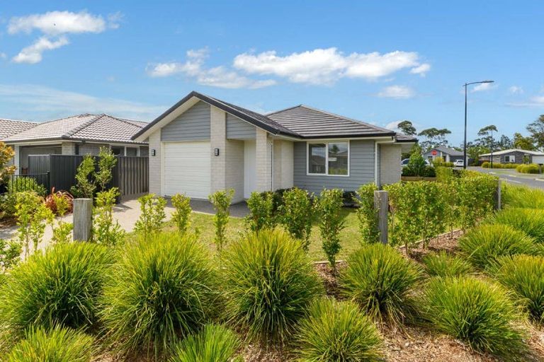 Photo of property in 4 Pioneer Crescent, Omokoroa, 3114