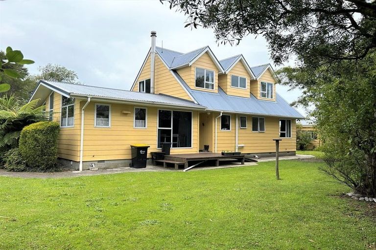 Photo of property in 37 Wakefield Street, Westport, 7825