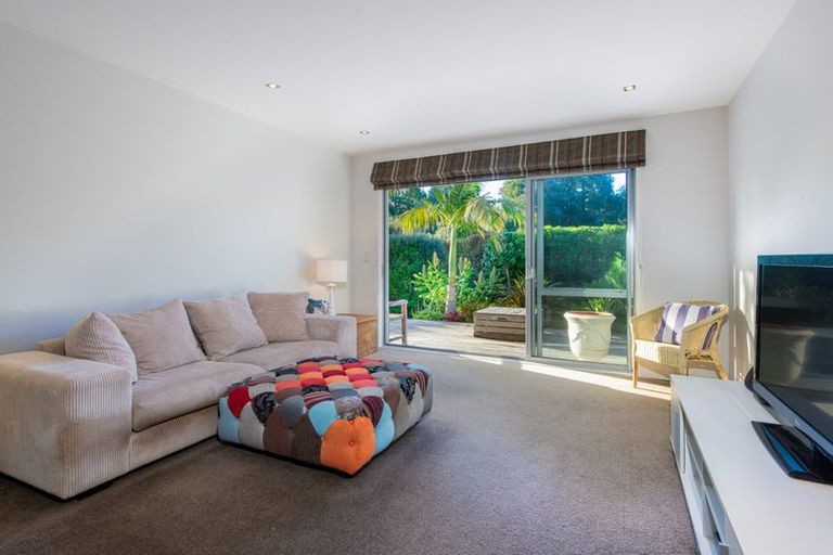 Photo of property in 10 Kahikatea Close, Campbells Bay, Auckland, 0630