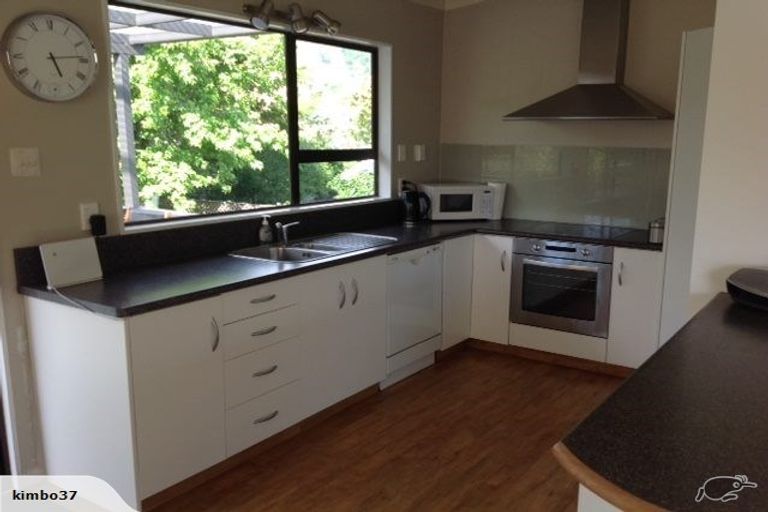 Photo of property in 30 Irwin Place, Kinloch, Taupo, 3377