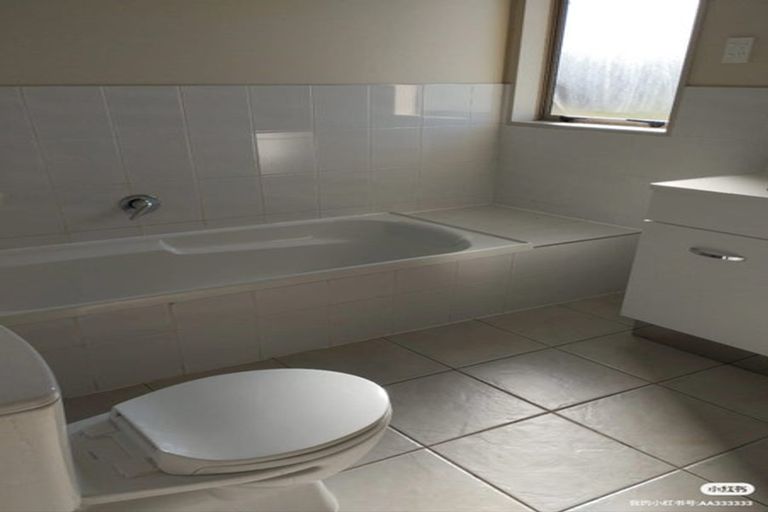 Photo of property in 28 Crossandra Drive, Mangere, Auckland, 2022