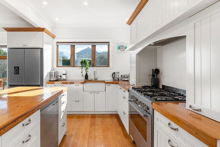 Photo of property in 25 Main Street, Greytown, 5712