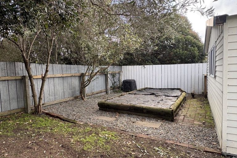 Photo of property in 24 Lyndhurst Street, Takaro, Palmerston North, 4412