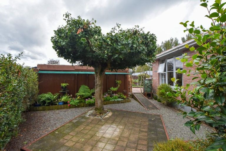 Photo of property in 1 Hughan Place, Carterton, 5713