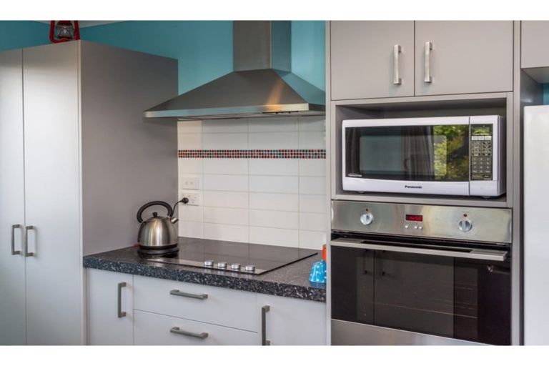 Photo of property in 8 Carteret Place, Aranui, Christchurch, 8061