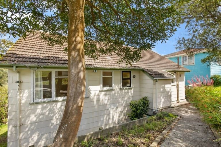 Photo of property in 7 Gloucester Street, Cannons Creek, Porirua, 5024