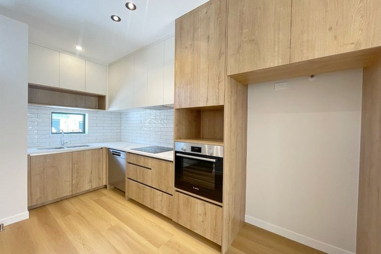 Photo of property in 23 Kuaha Road, Massey, Auckland, 0614