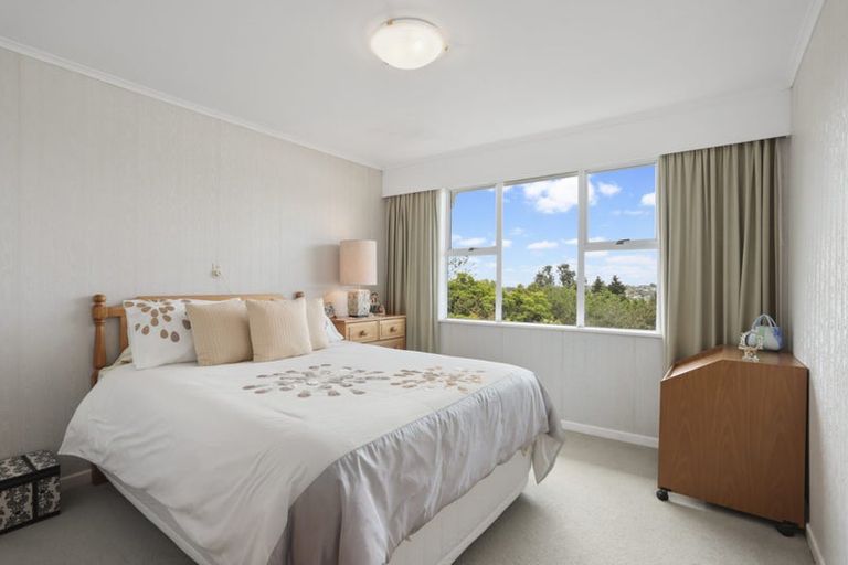 Photo of property in 110 Takahe Road, Titirangi, Auckland, 0604