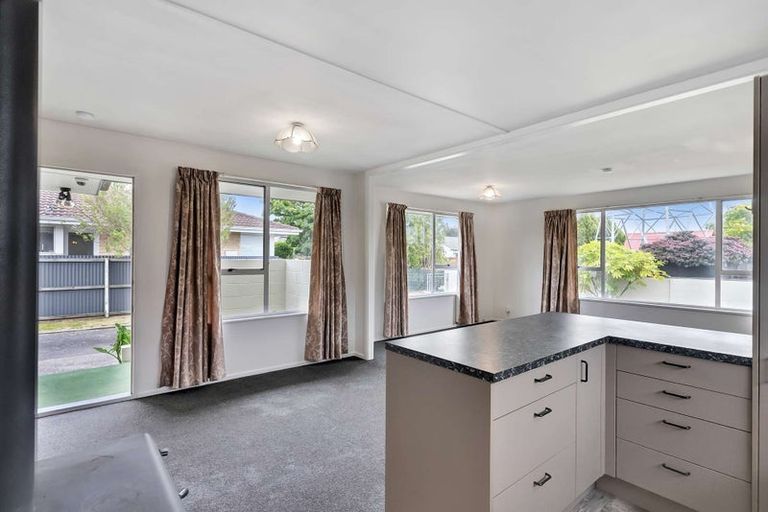 Photo of property in 62 Denise Crescent, Hornby, Christchurch, 8042
