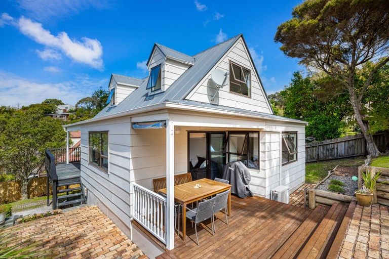 Photo of property in 2/32 Palliser Lane, Browns Bay, Auckland, 0630