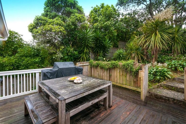 Photo of property in 30 Hythe Terrace, Mairangi Bay, Auckland, 0630