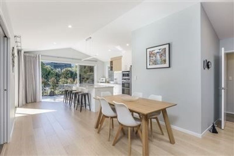 Photo of property in 16 Trevally Place, Snells Beach, 0920