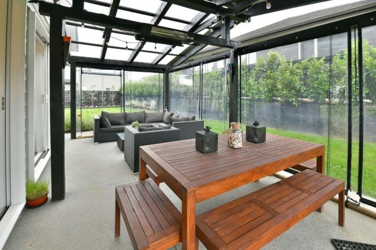 Photo of property in 18 Flavell Drive, Orewa, 0931