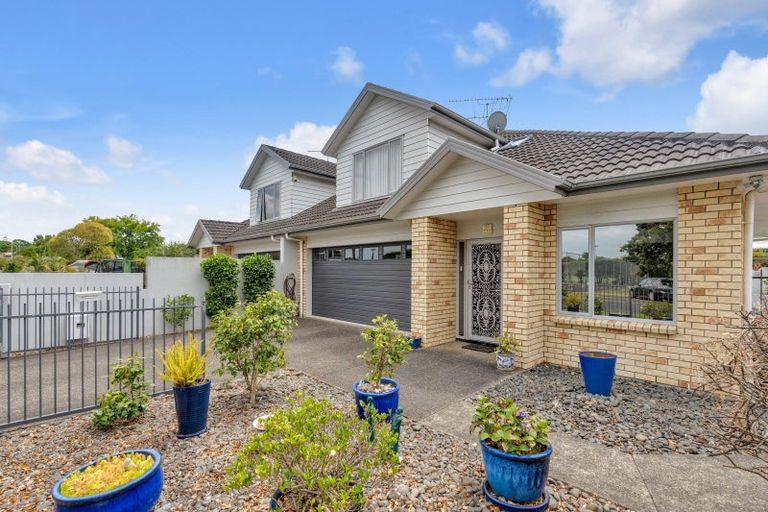 Photo of property in 100 Howe Street, Howick, Auckland, 2014