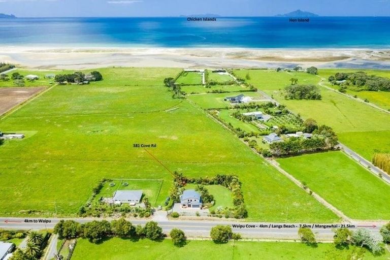 Photo of property in 381 Cove Road, Waipu, 0582