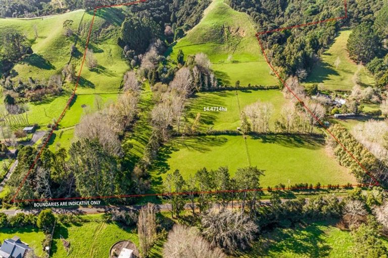 Photo of property in 33 Quinns Road, Clevedon, Papakura, 2585