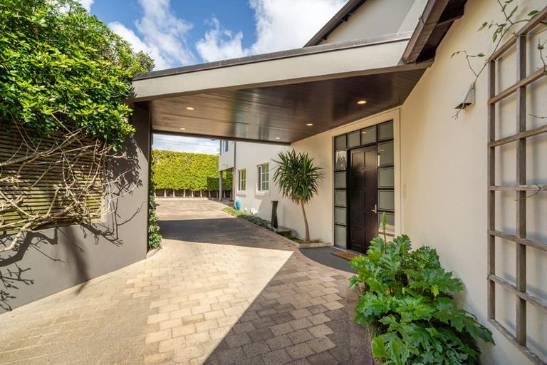 Photo of property in 2/2 Clifton Road, Hauraki, Auckland, 0622