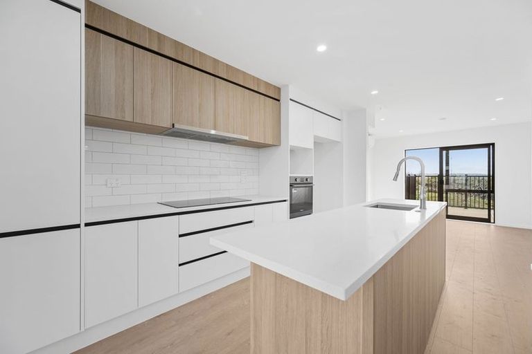 Photo of property in 7 Falcon Crescent, Hobsonville, Auckland, 0618