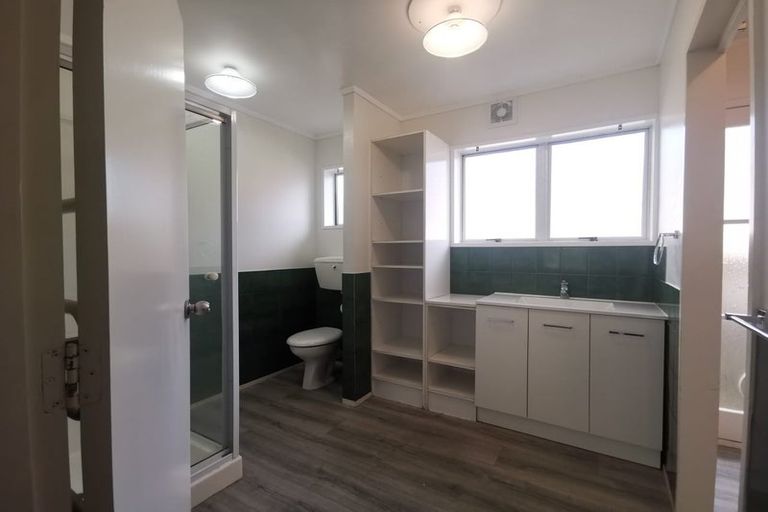 Photo of property in 2/462 Great South Road, Opaheke, Papakura, 2113