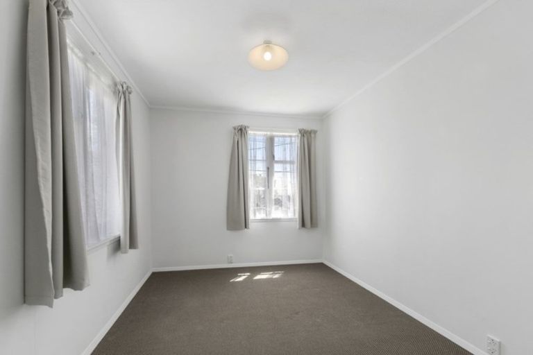 Photo of property in 150 Waddington Drive, Naenae, Lower Hutt, 5011