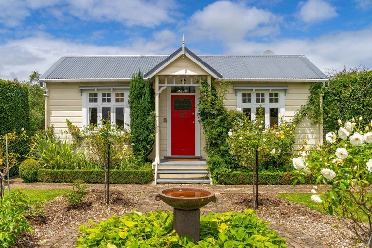 Photo of property in 120 Regent Street, Martinborough, 5711