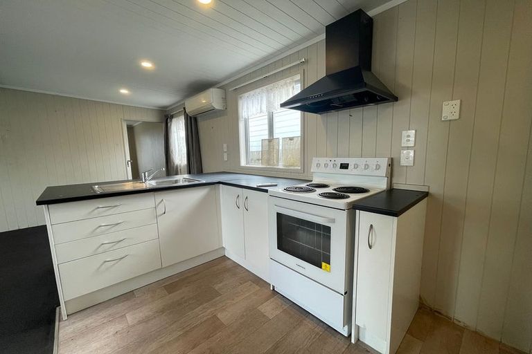 Photo of property in 2 Caserta Place, Clover Park, Auckland, 2023