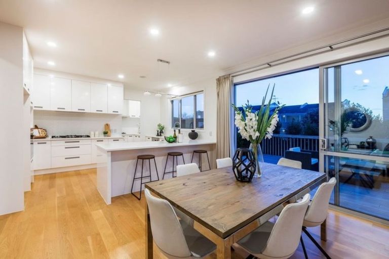 Photo of property in 99 Medallion Drive, Oteha, Auckland, 0632